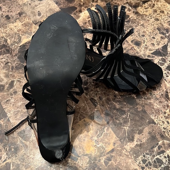 MACKIN J Size 10 Women's Kitten Heel Sandals - Picture 3 of 4